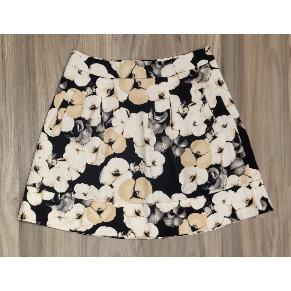 White House Black Market Pleated Skirt